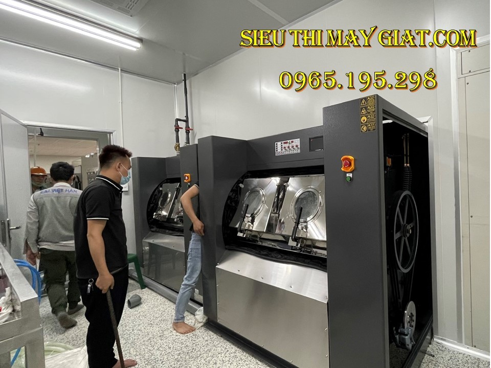 Lắp đặt máy giặt 2 cửa phòng sạch tại nhà máy Sam Sung Thái Nguyên